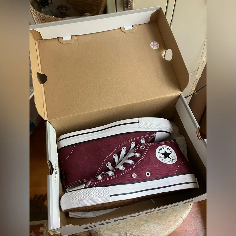 Converse Chuck Taylor All Star Pro Mid Burgundy Shoes - Picture 10 of 16